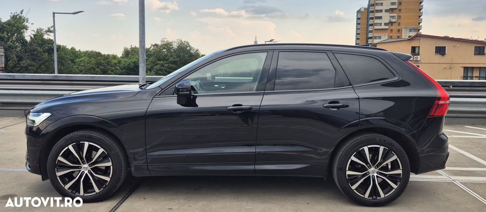 Volvo XC 60 B4 MHEV AT AWD Ultimate Dark - 14
