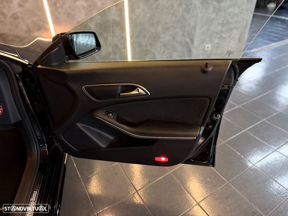 Mercedes-Benz CLA 180 d Shooting Brake AMG Line - 21