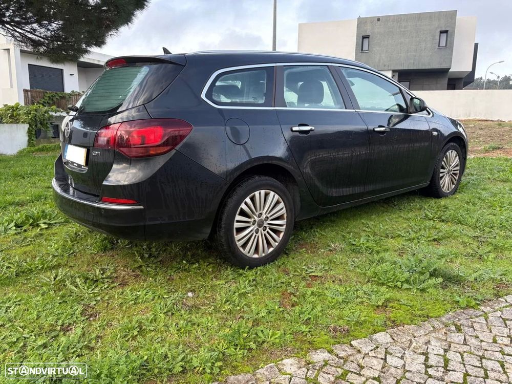 Opel Astra Sports Tourer 2.0 CDTi Cosmo S&S - 3