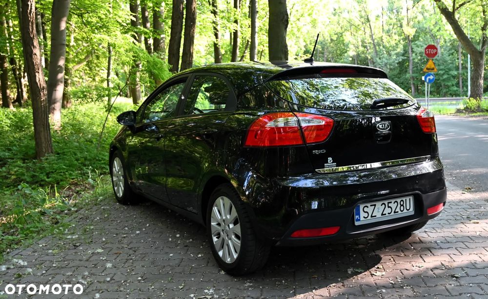 Kia Rio - 24