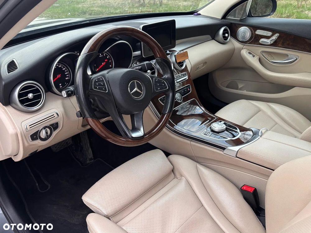 Mercedes-Benz Klasa C 300 9G-TRONIC - 14