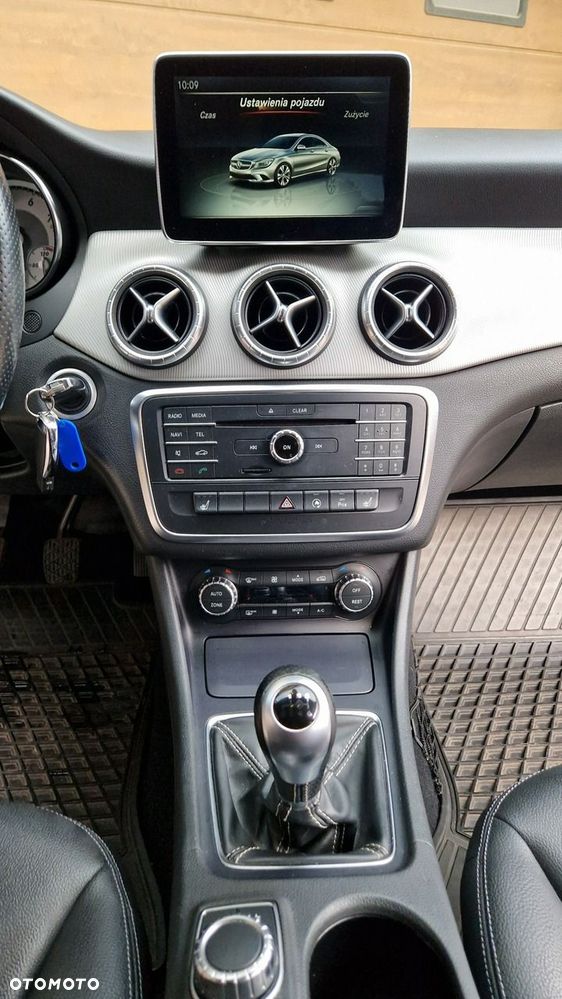 Mercedes-Benz CLA - 28