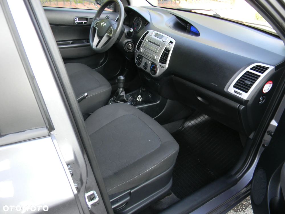 Hyundai i20 - 13