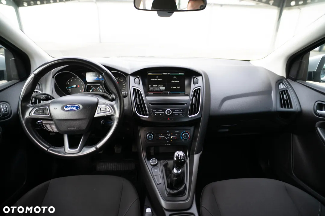 Ford Focus Turnier 1.5 EcoBoost Start-Stopp-System ACTIVE - 25