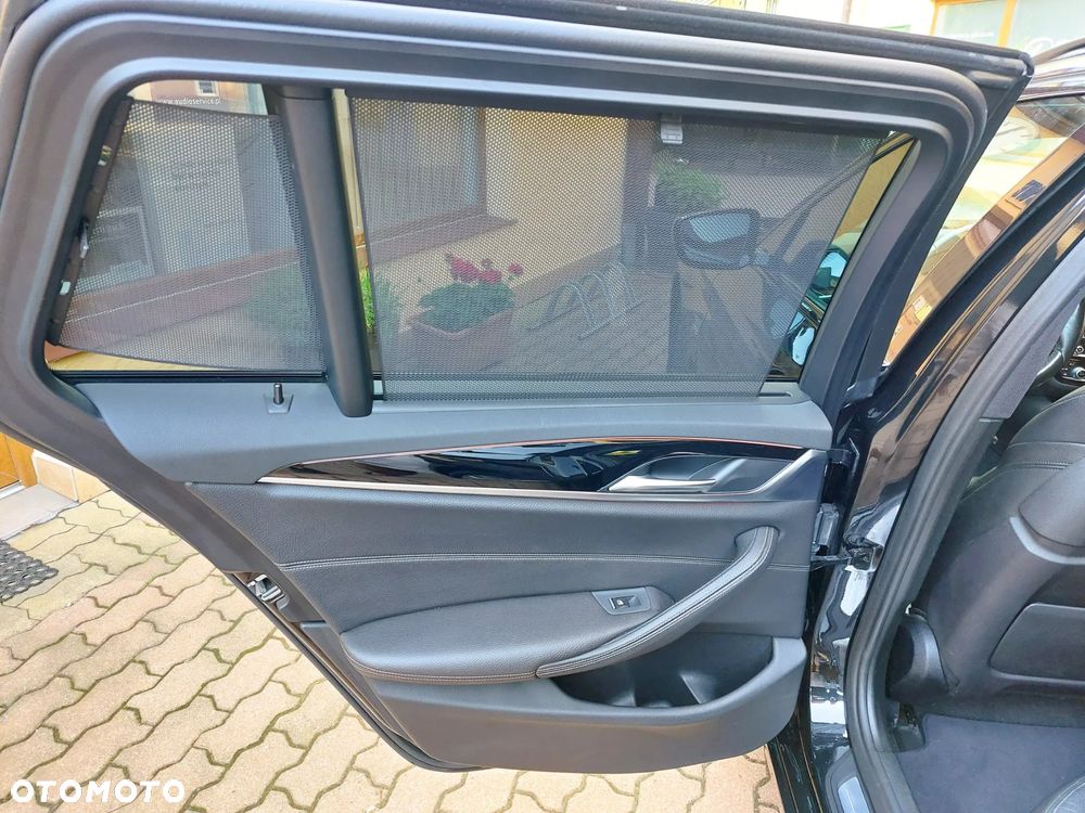BMW Seria 5 525d Luxury Line sport - 14