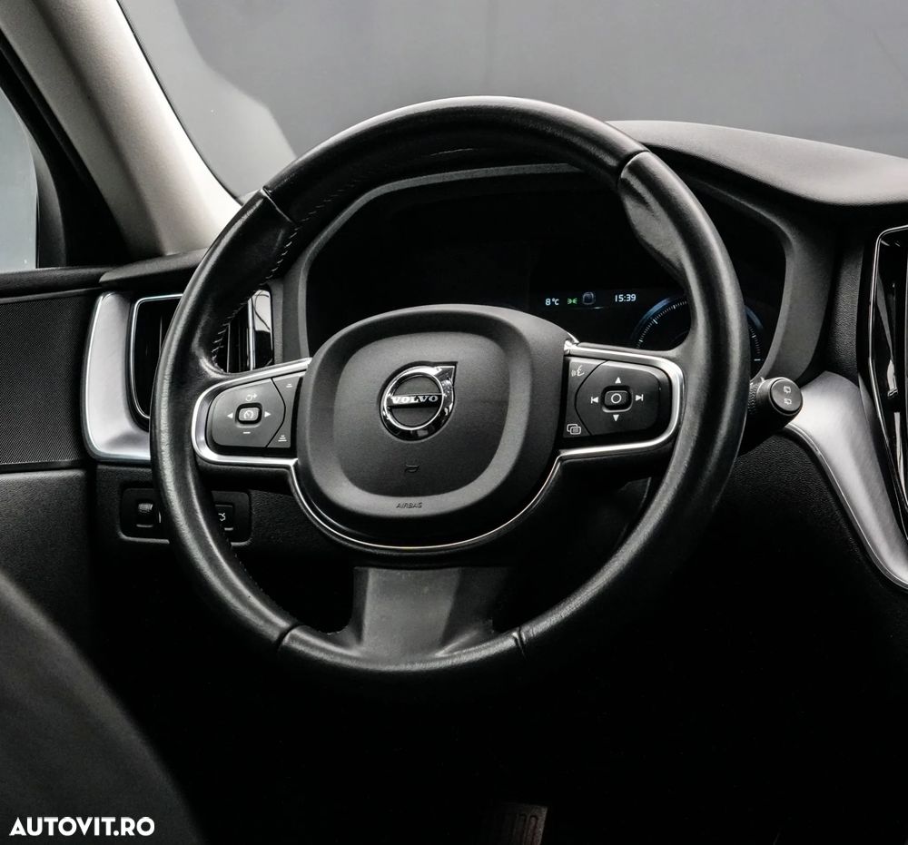 Volvo XC 60 D4 Momentum Pro - 17