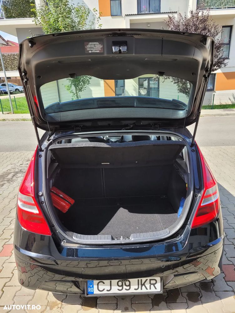 Hyundai i30 1.6 CRDI FIFA WM Edition - 5