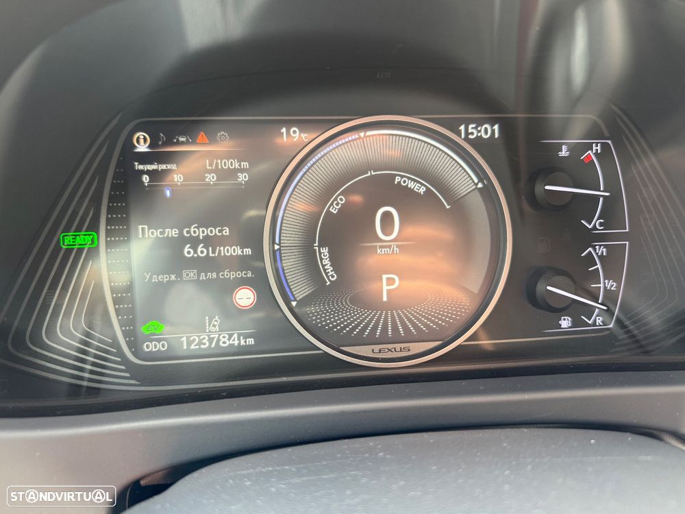 Lexus UX 250h Luxury - 21