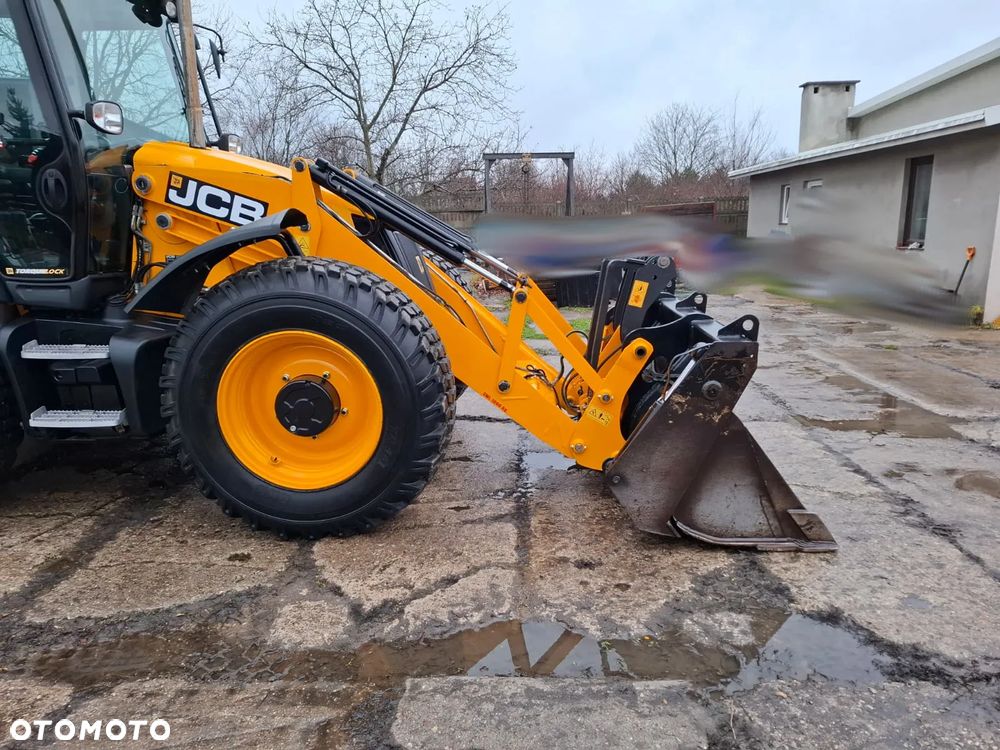 JCB 4CX - 19