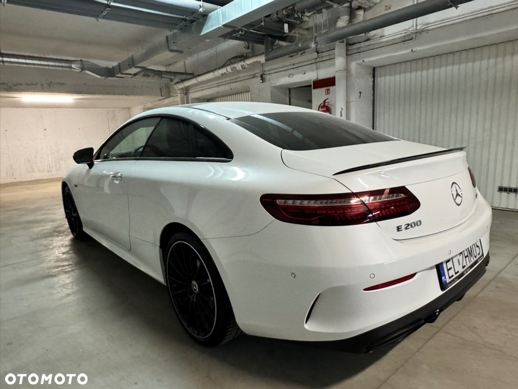 Mercedes-Benz Klasa E 200 Coupe 4-Matic 9G-TRONIC - 21