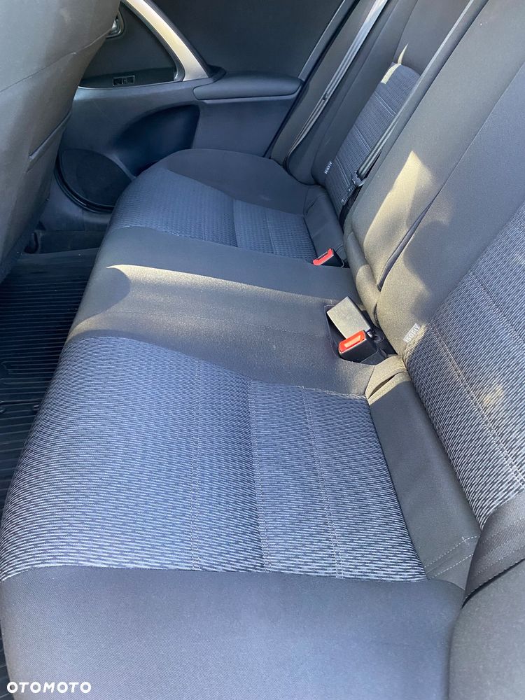 Toyota Avensis 1.8 Sol plus NAVI - 31