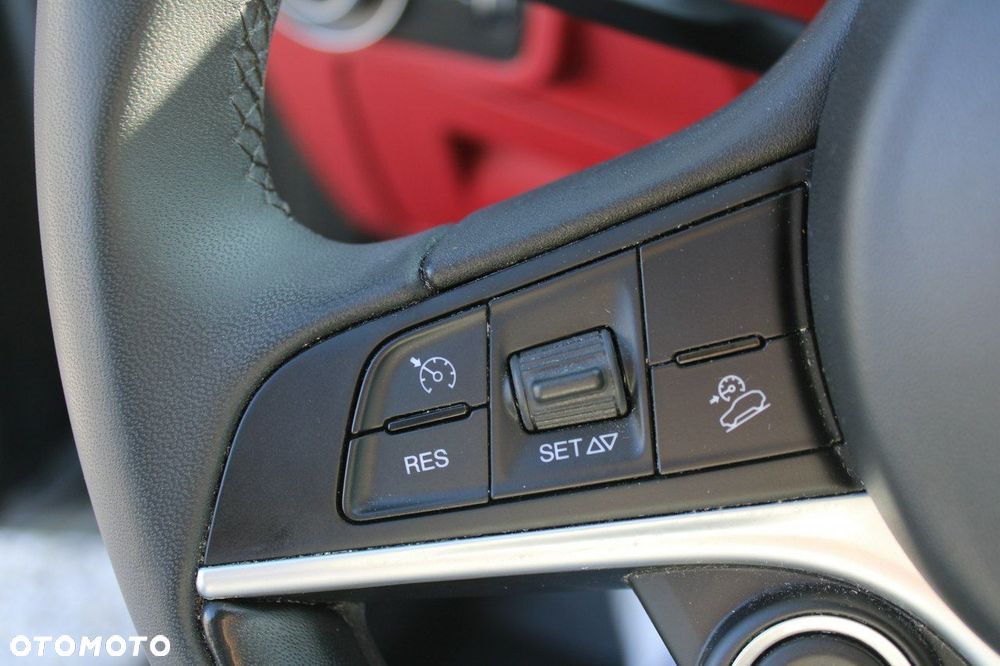 Alfa Romeo Stelvio - 25