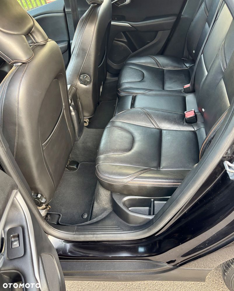 Volvo V40 D2 Momentum - 14