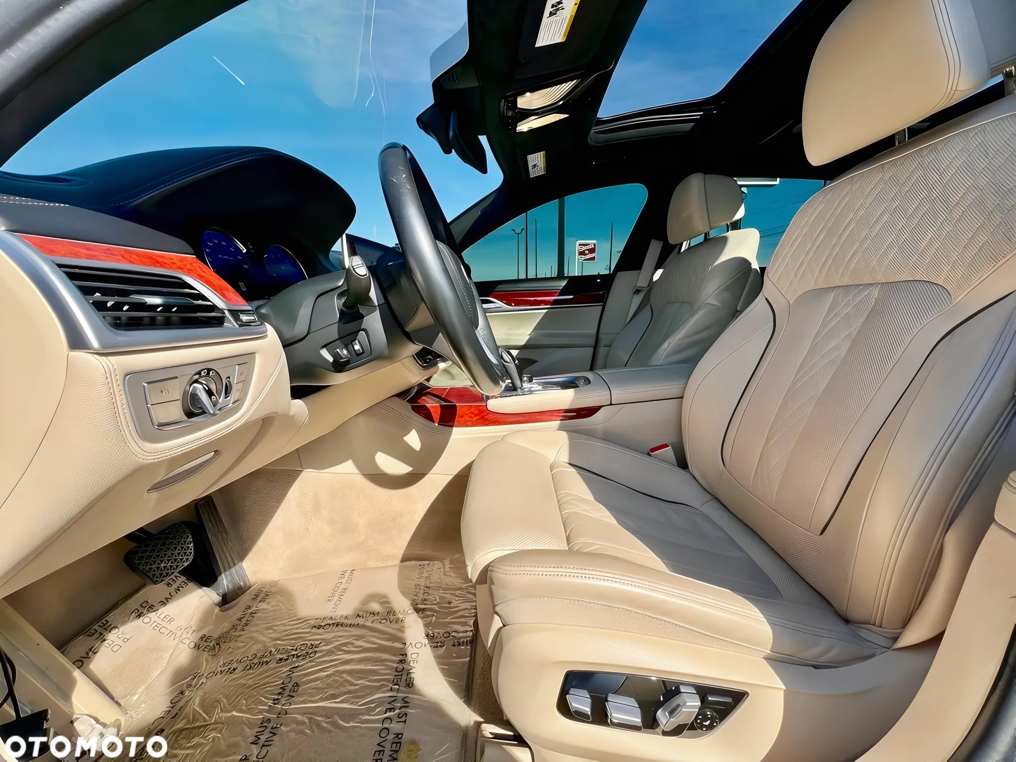 BMW Seria 7 750i xDrive - 8