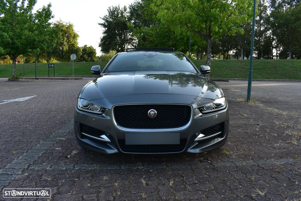 Jaguar XE 2.0 D R-Sport AWD Aut. - 2