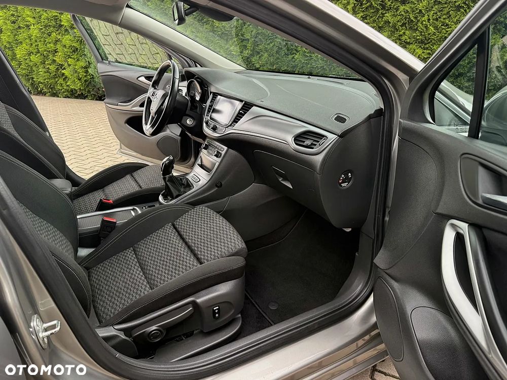 Opel Astra 1.6 D (CDTI) Start/Stop Innovation - 17