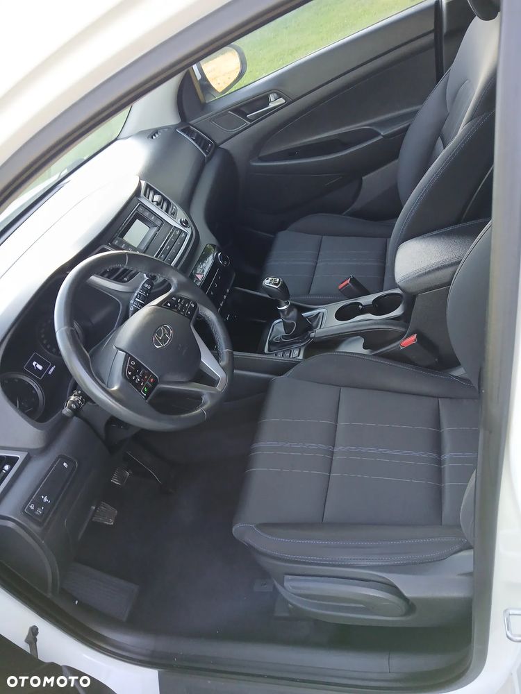 Hyundai Tucson 1.6 GDI BlueDrive GO 2WD - 12