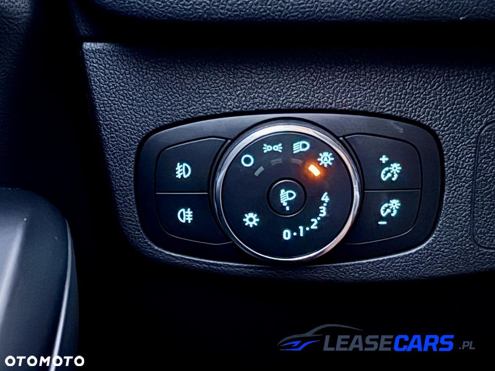 Ford Focus 2.0 EcoBlue Start-Stopp-System COOL&CONNECT - 38