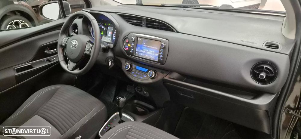 Toyota Yaris 1.5 HSD Comfort+P.Style - 33