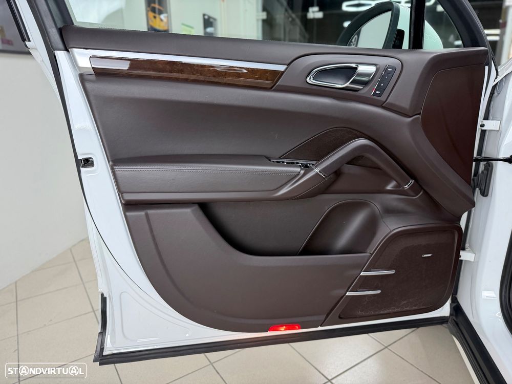 Porsche Cayenne Tiptronic S - 13