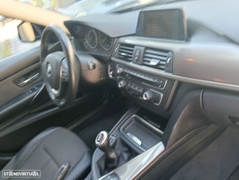 BMW 318 d xDrive Line Modern - 16