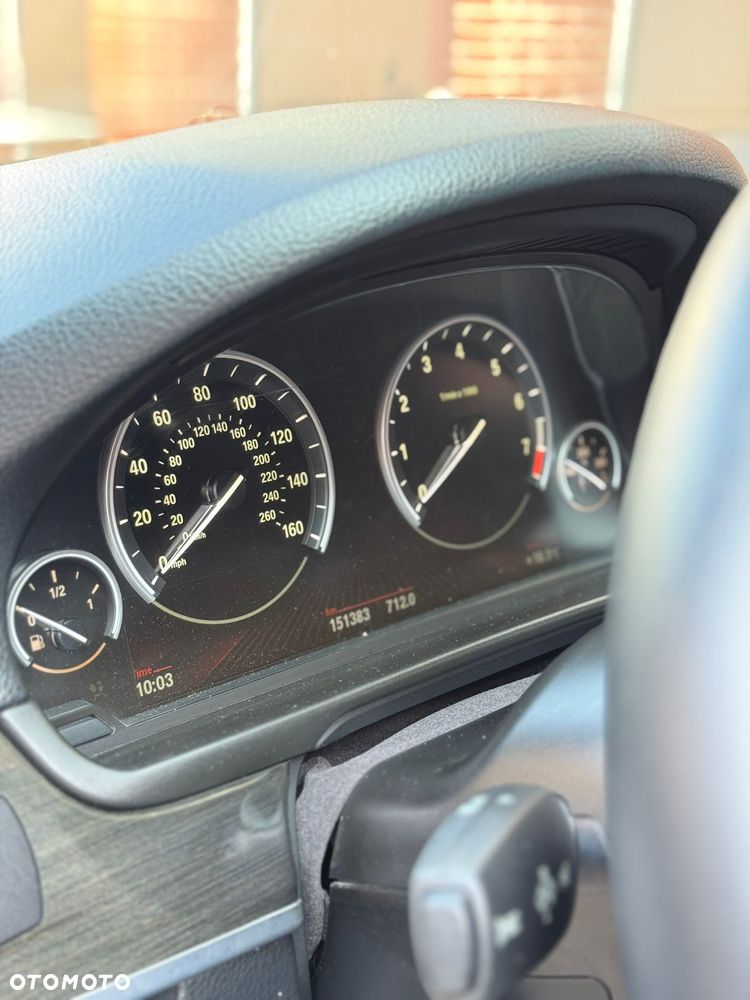 BMW Seria 5 528i xDrive - 18