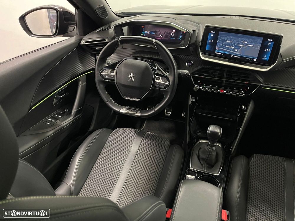 Peugeot 2008 1.2 PureTech GT Line - 22