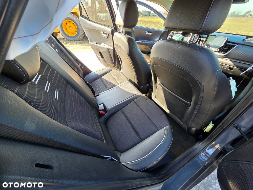 Kia Stonic 1.0 T-GDI OPF Mild Hybrid GT Line - 12
