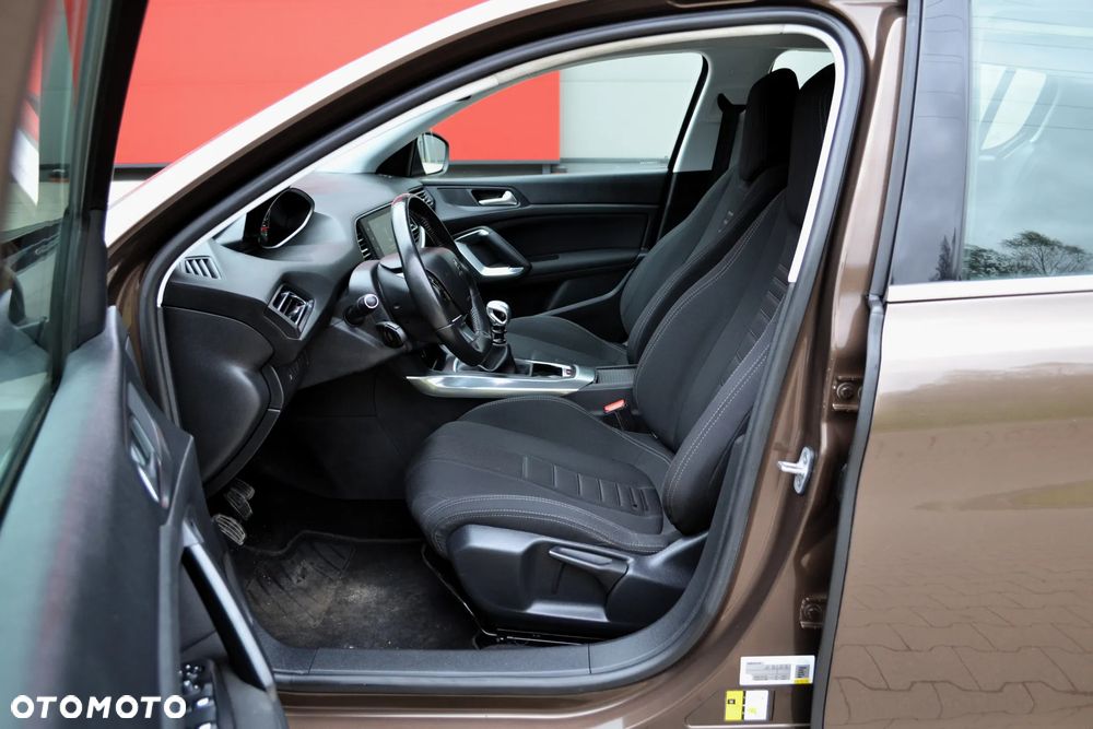 Peugeot 308 155 THP Premium - 6