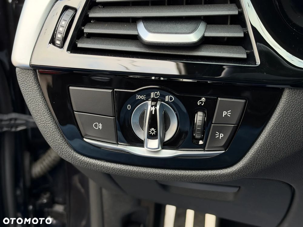 BMW Seria 5 540i xDrive mHEV M Sport sport - 29