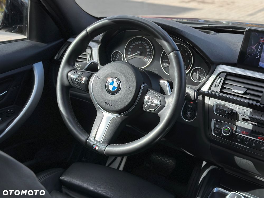 BMW Seria 3 320d Touring Sport-Aut Blue Performance Sport Line - 31