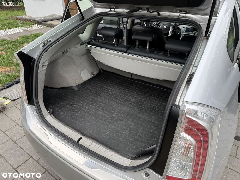 Toyota Prius 1.8 HSD Premium - 9