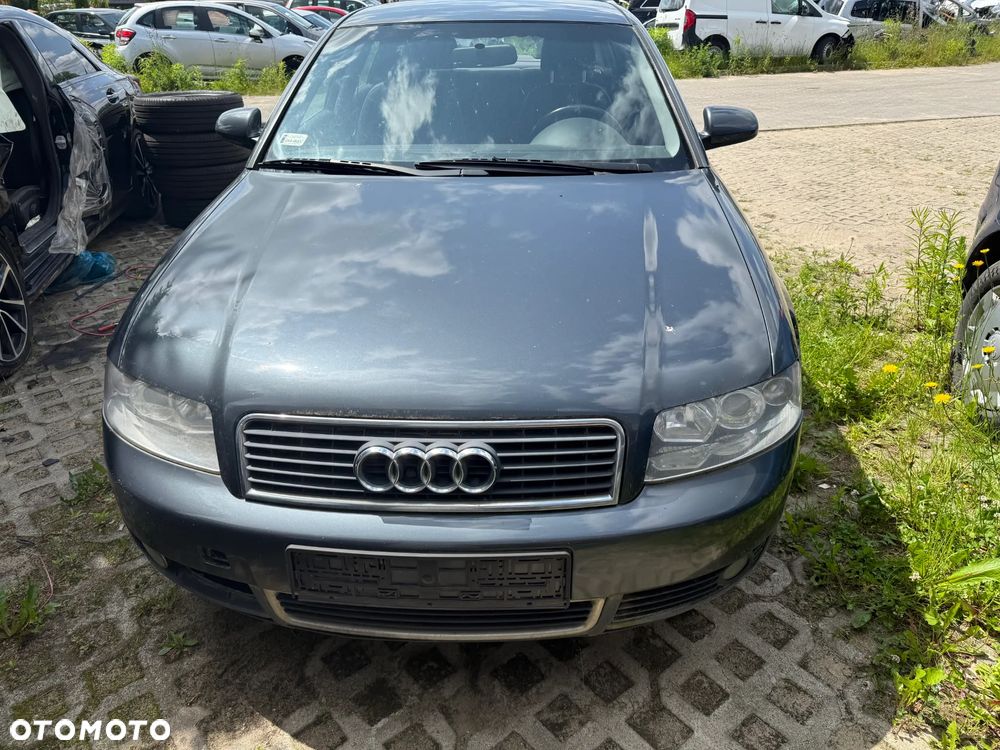 Zderzak przód Audi A4 B6 - 1
