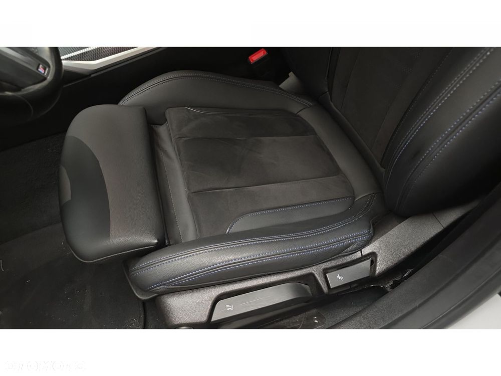 BMW Seria 3 320d xDrive mHEV M Sport - 19