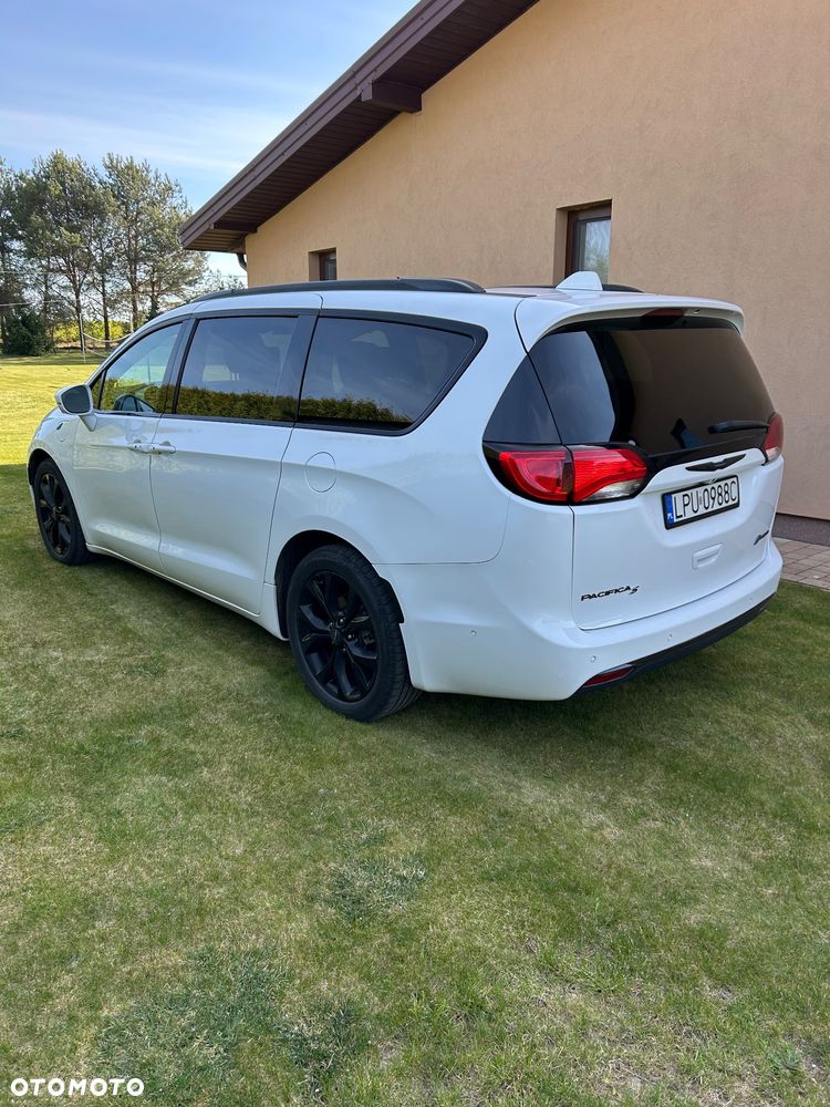 Chrysler Pacifica - 5