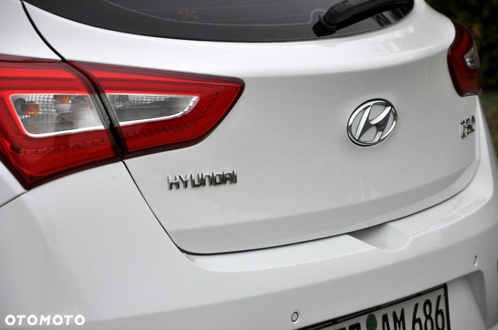 Hyundai i30 1.6 GDI Turbo Luxury - 16