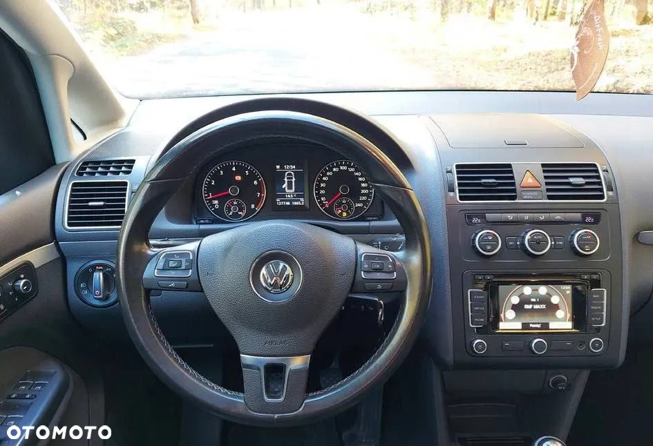 Volkswagen Touran - 4