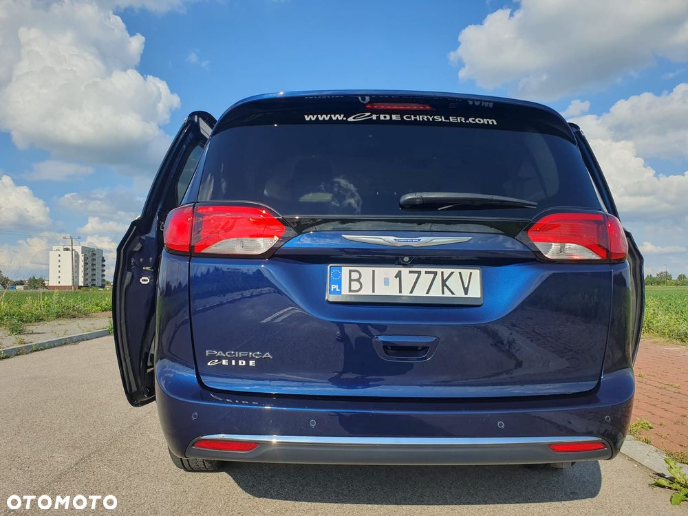 Chrysler Pacifica - 12