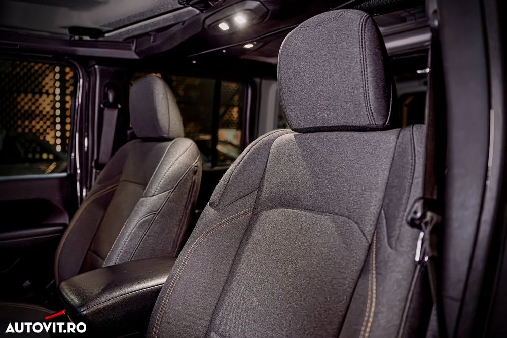 Jeep Wrangler 2.0 Turbo AT8 Sahara - 11