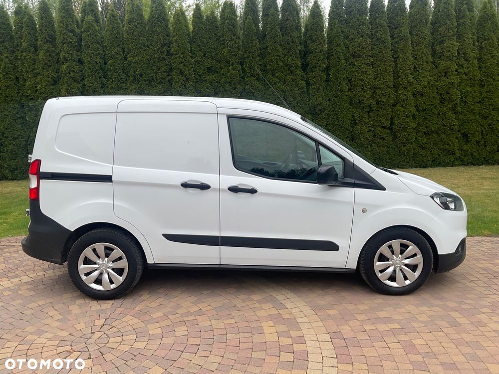 Ford Transit Courier - 4
