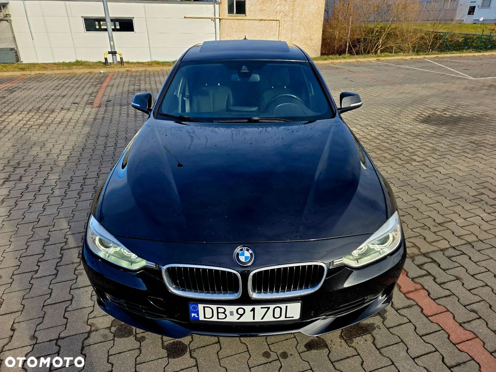 BMW Seria 3 318d - 11