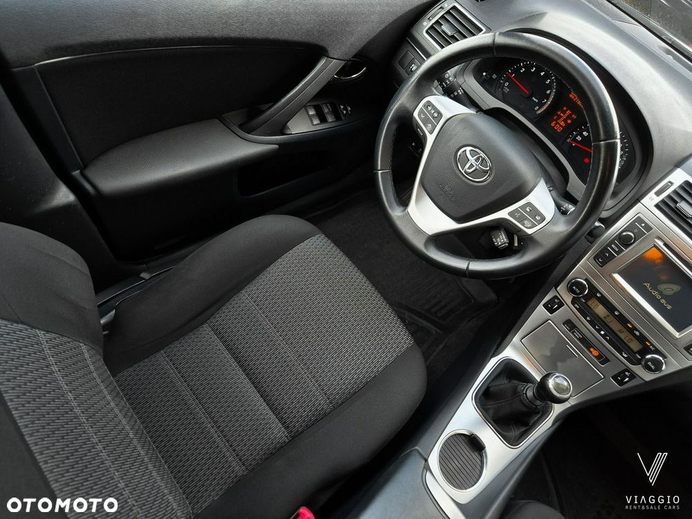 Toyota Avensis 1.8 Sol EU5 - 19