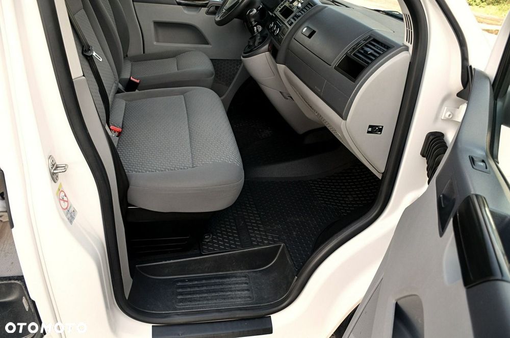 Volkswagen Transporter - 12