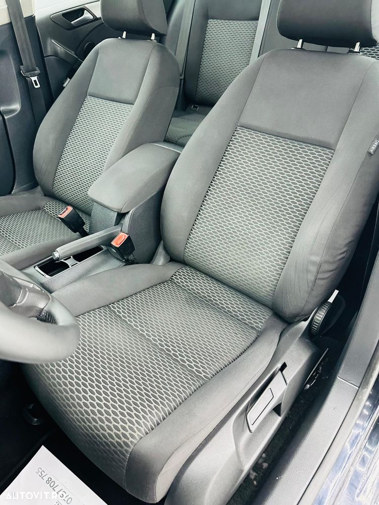 Volkswagen Golf 1.6 TDI DPF BlueMotion - 18