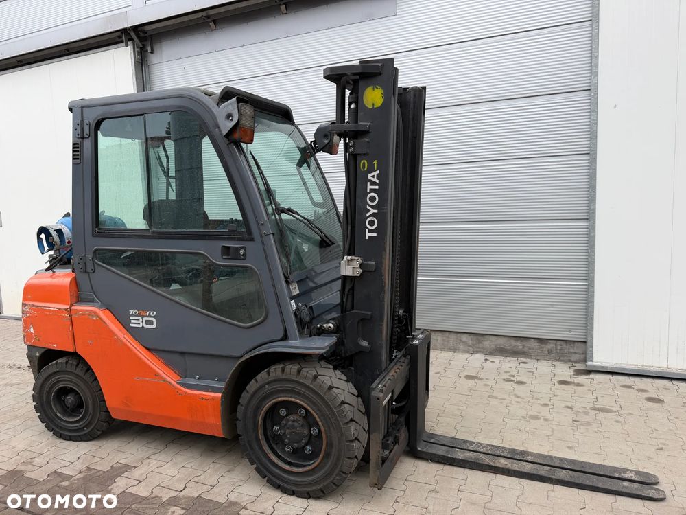 Toyota z nowej dostawy 30 szt wózków LPG DIESEL na stanie ponad 200szt Nowe i używane bezpośrednio od DEALERA tel. 789053484 - 12