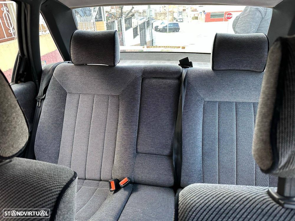 VW Passat 1.6 GL TD - 17