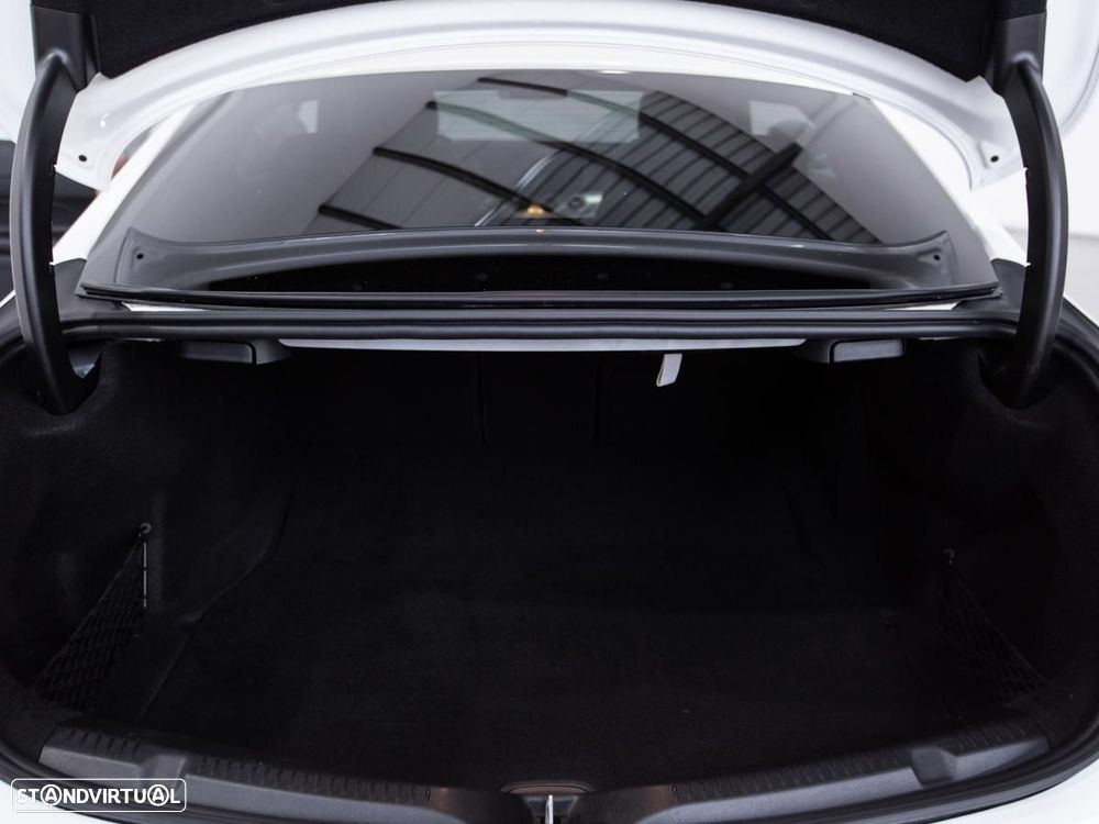 Mercedes-Benz E 220 - 13