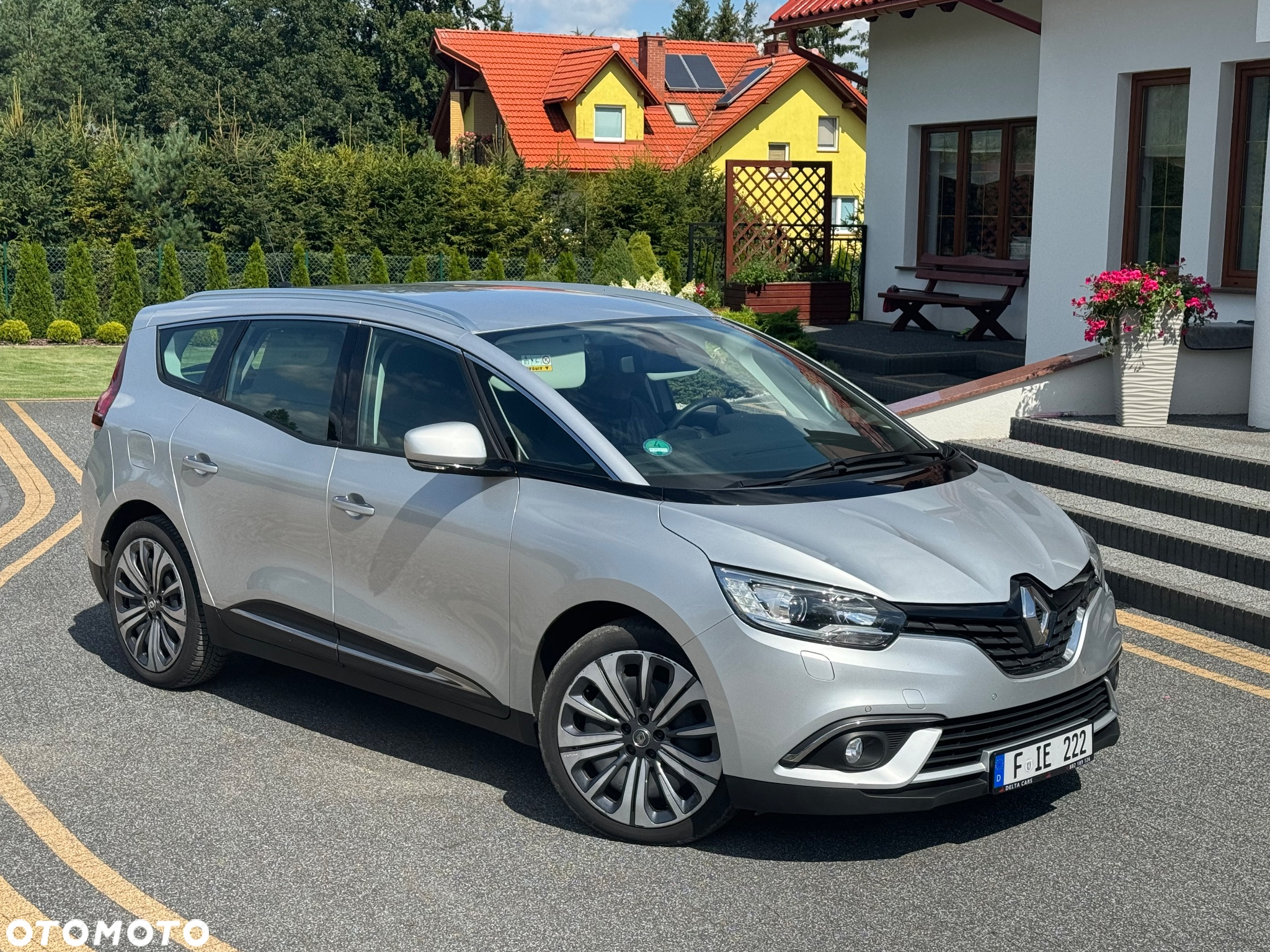 Renault Grand Scenic BLUE dCi 120 LIMITED - 16