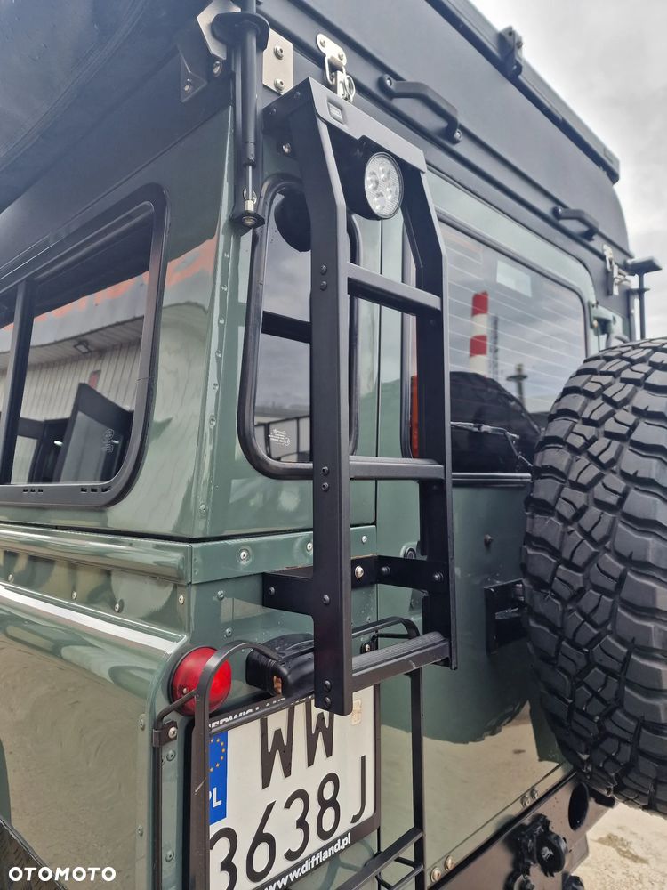 Land Rover Defender 2.4 TD4 SE - 21