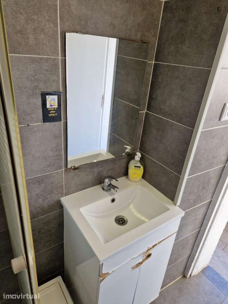 Quarto - localizado em Arroios Lisbon - Grande imagem: 5/26